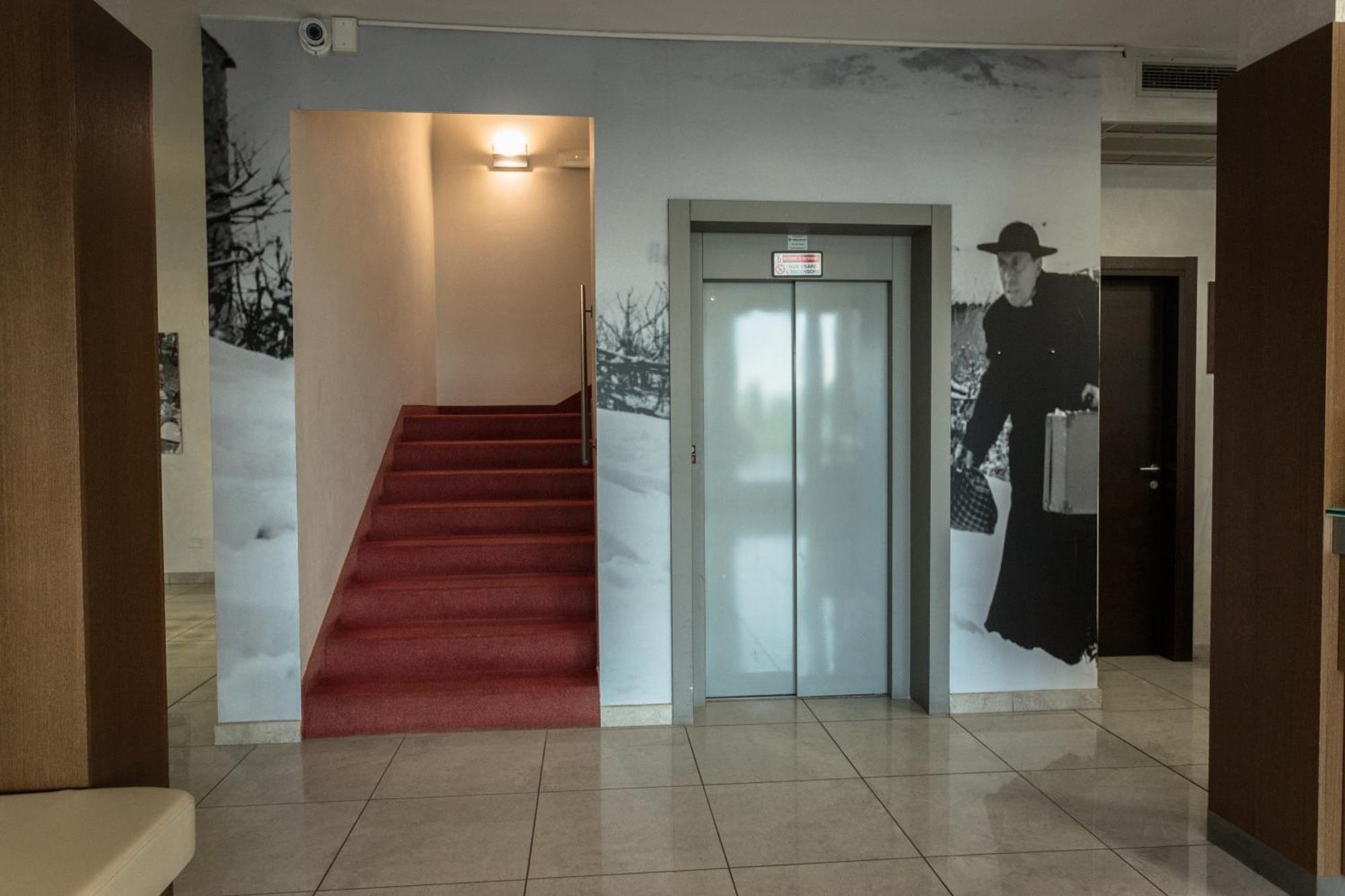 Hotel Don Camillo เบรซเชลโล ภายนอก รูปภาพ