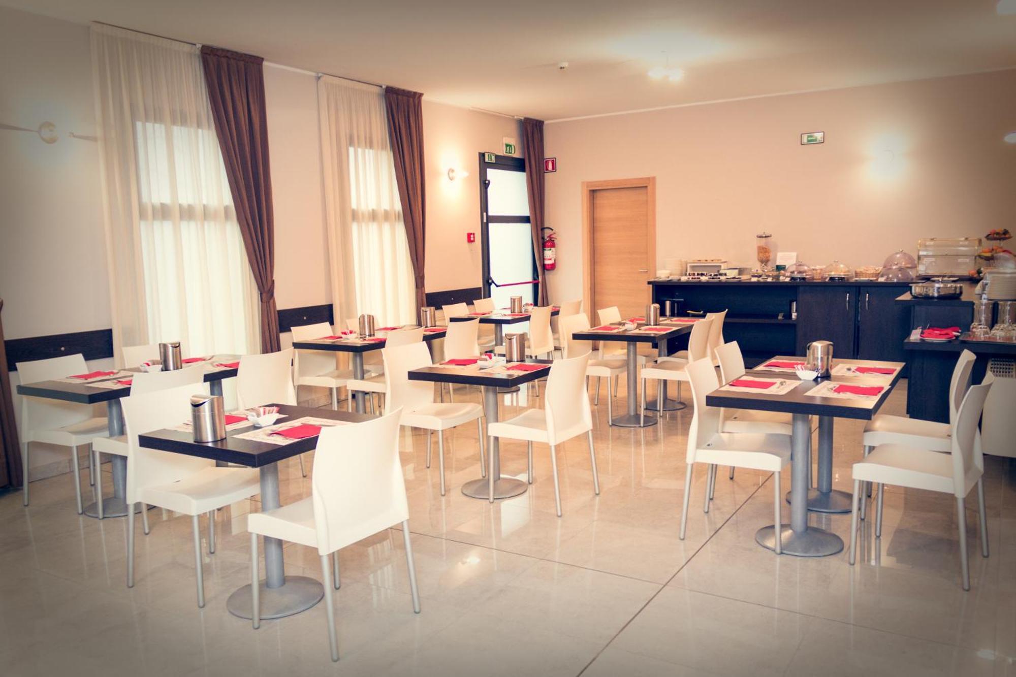 Hotel Don Camillo เบรซเชลโล ภายนอก รูปภาพ