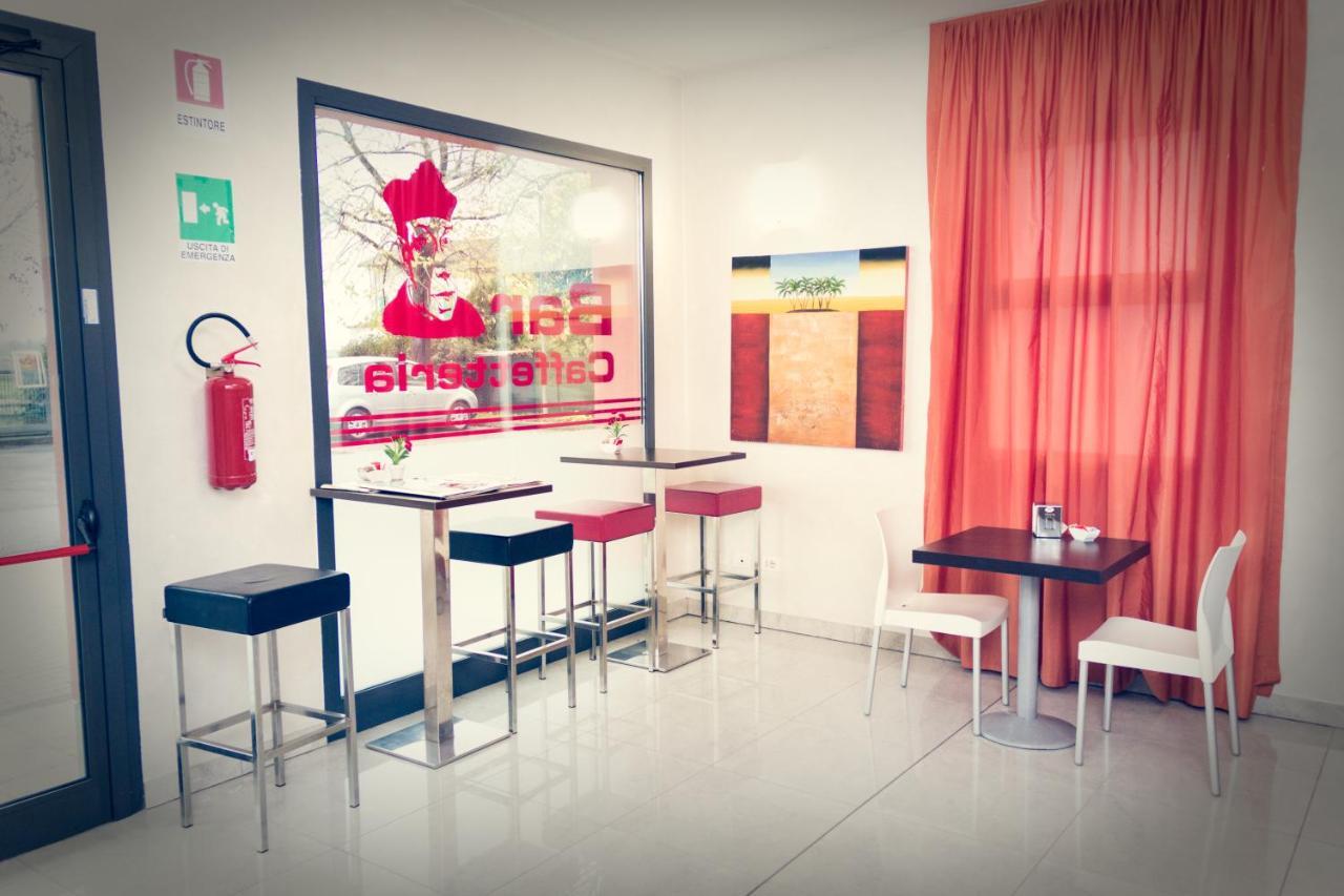 Hotel Don Camillo เบรซเชลโล ภายนอก รูปภาพ